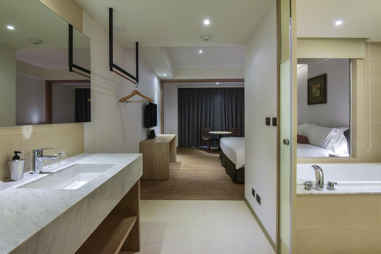Just Sleep Kaohsiung Station Hotel Ngoại thất bức ảnh