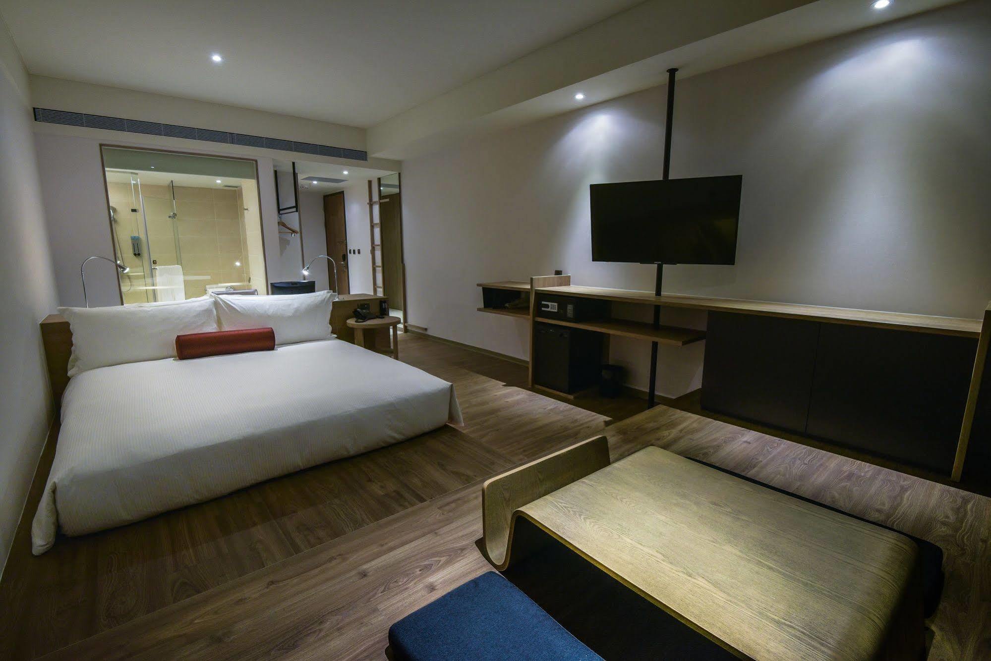 Just Sleep Kaohsiung Station Hotel Ngoại thất bức ảnh