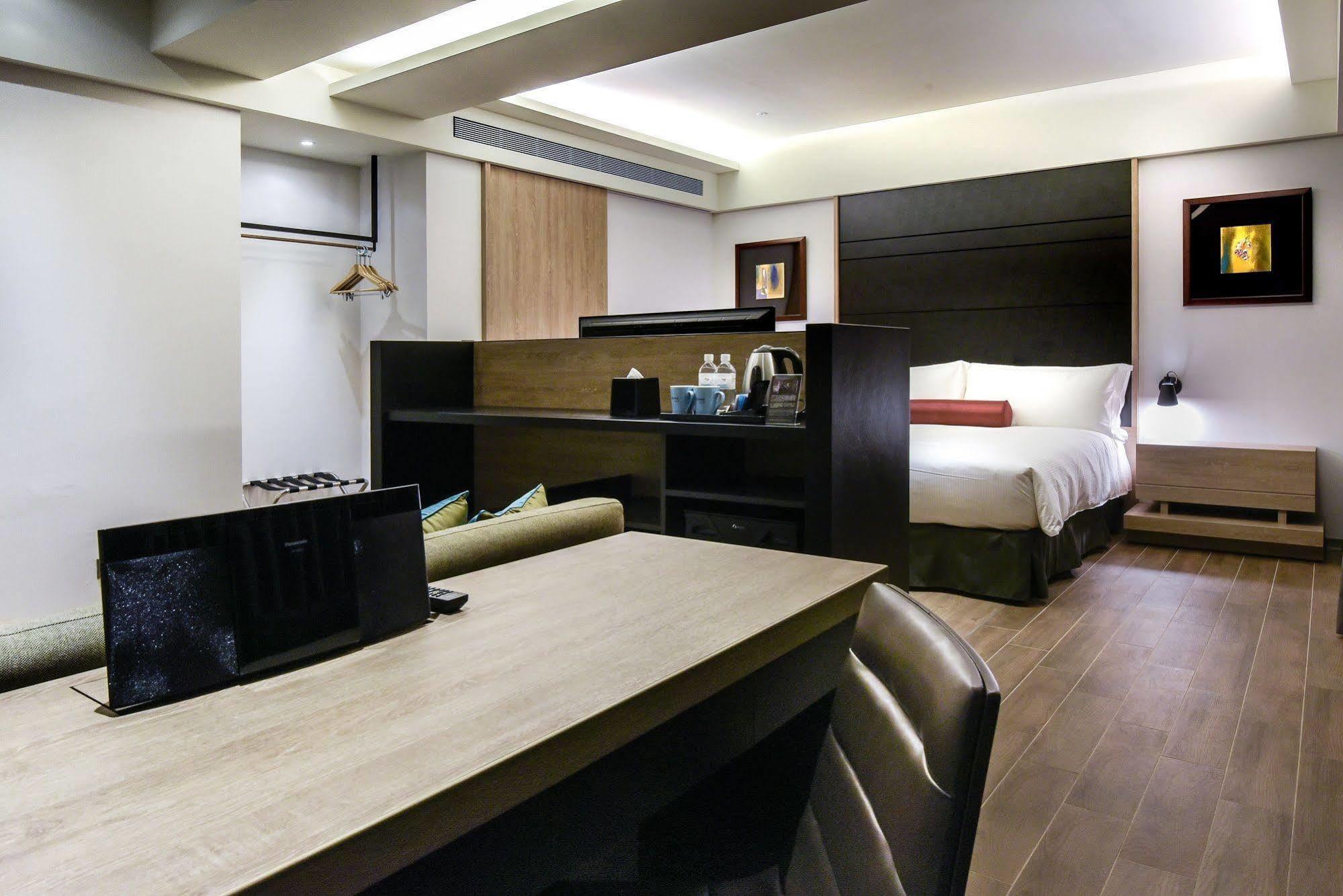 Just Sleep Kaohsiung Station Hotel Ngoại thất bức ảnh